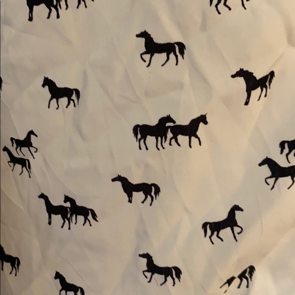 ALFRED SUNG Tops - 🔥🔥4/$25🔥🔥 Horse Blouse